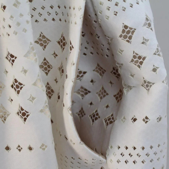 Eliza J - Picture 9 of 10